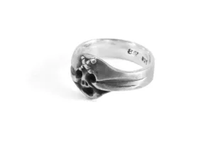 #008 - Signet Pinky Ring Ghost