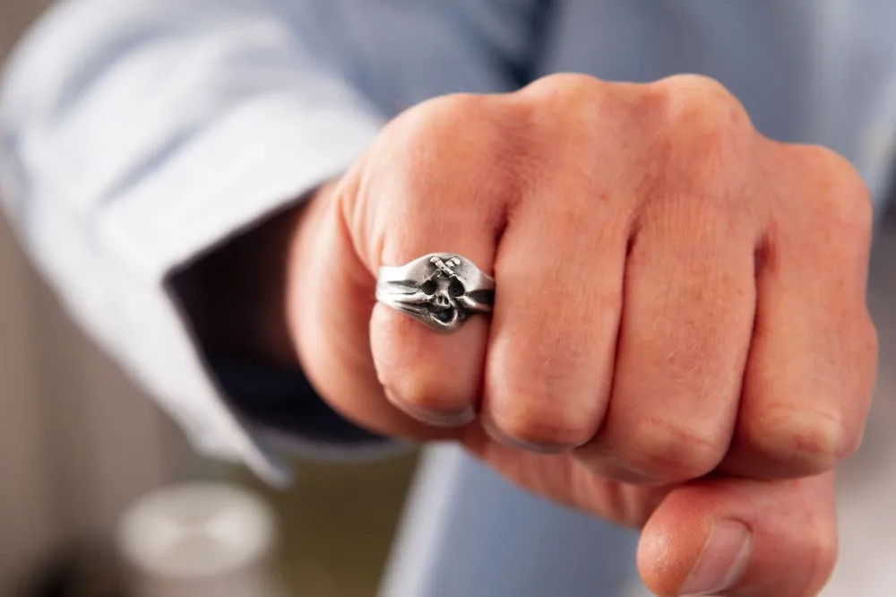 #008 - Signet Pinky Ring Ghost