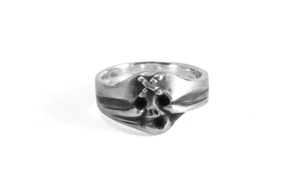 #008 - Signet Pinky Ring Ghost
