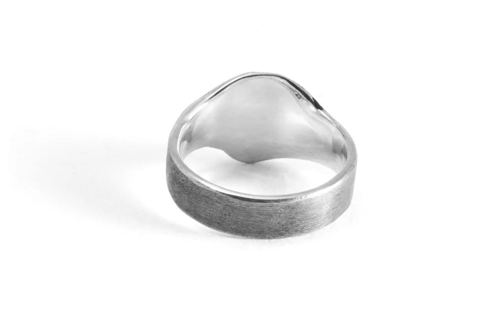 #008 - Signet Pinky Ring Ghost