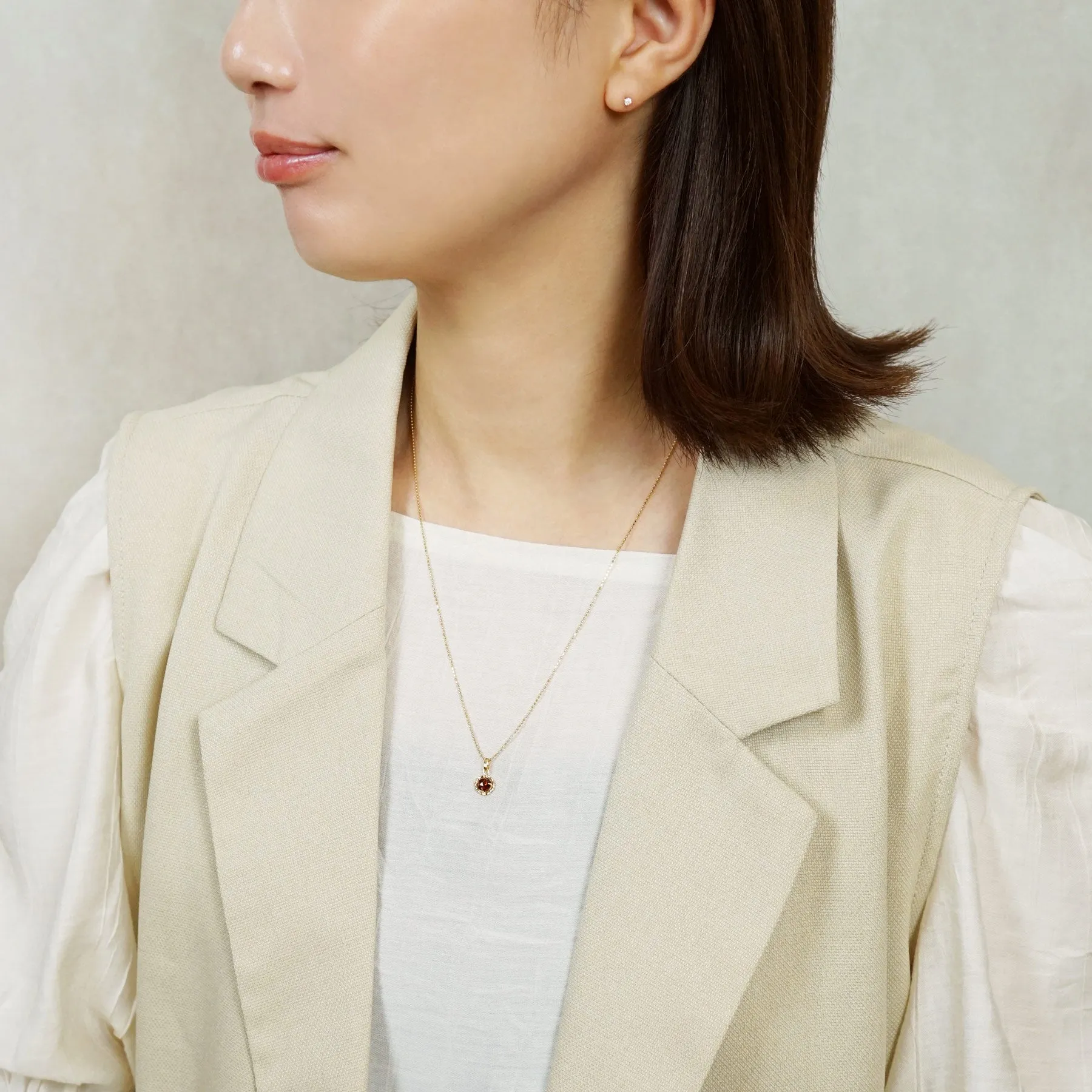 10K Garnet Necklace Charm (Yellow Gold)