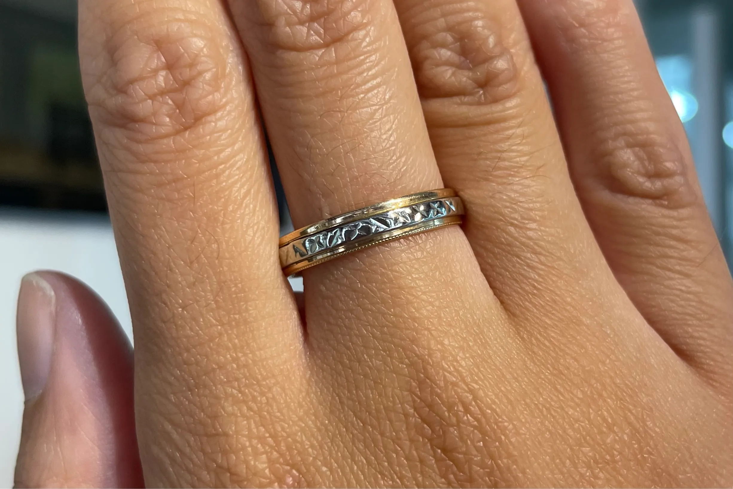 18 carat white and yellow gold band
