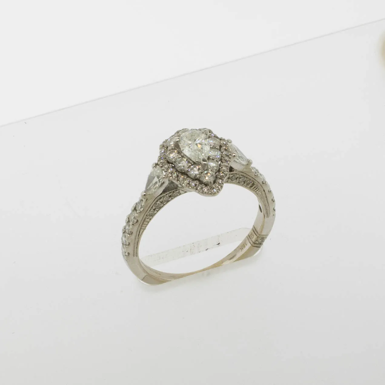 18K White Gold Pear Shaped Diamond Engagement Ring Kay Jewelers Preowned Sz 7