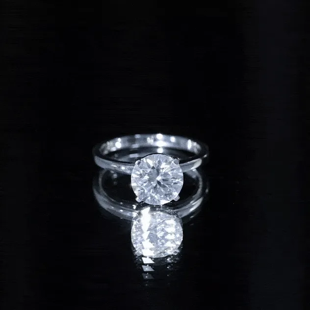 2 CT Peg Head Moissanite Solitaire Engagement Ring