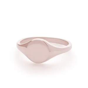 Classic Signet Ring in Rose Gold