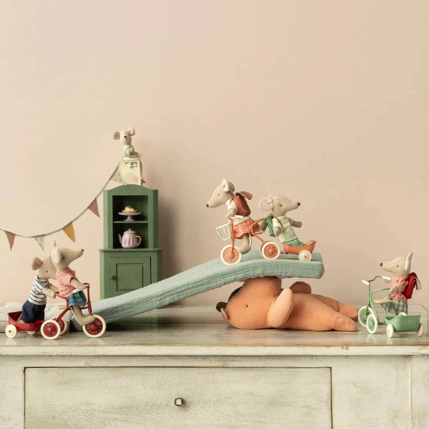 Maileg Miniature Mouse Tricycle Hanger – Coral