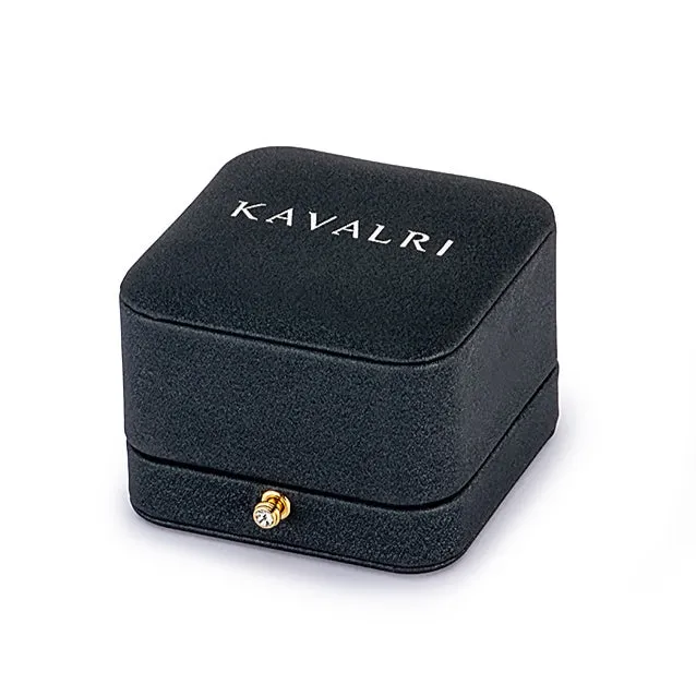 Patterned Groove Link Gold Signet Ring