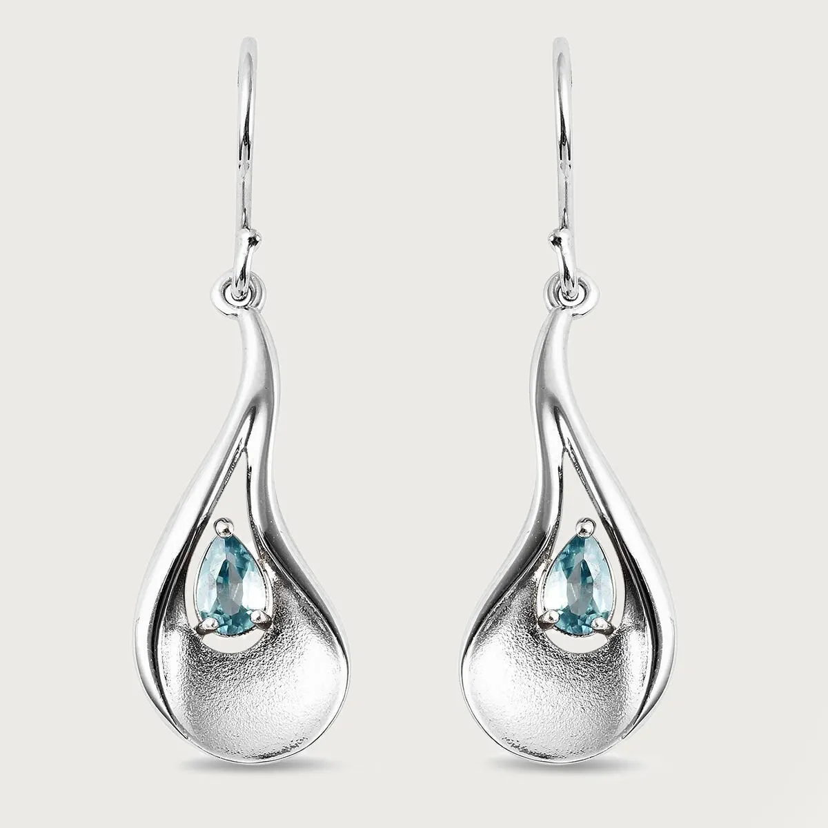 Sandblast Texture Wave Ring   Sandblast Texture Wave Earrings with Ratanakiri Blue Zircon