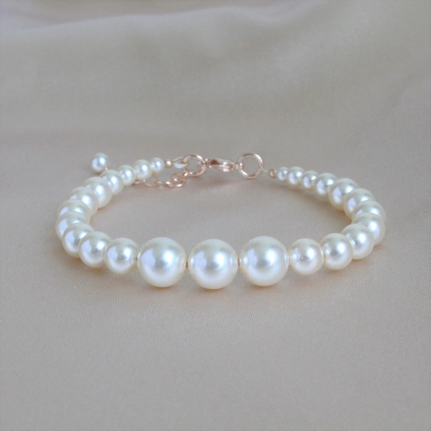 White Pearl & Rose Gold Bracelet