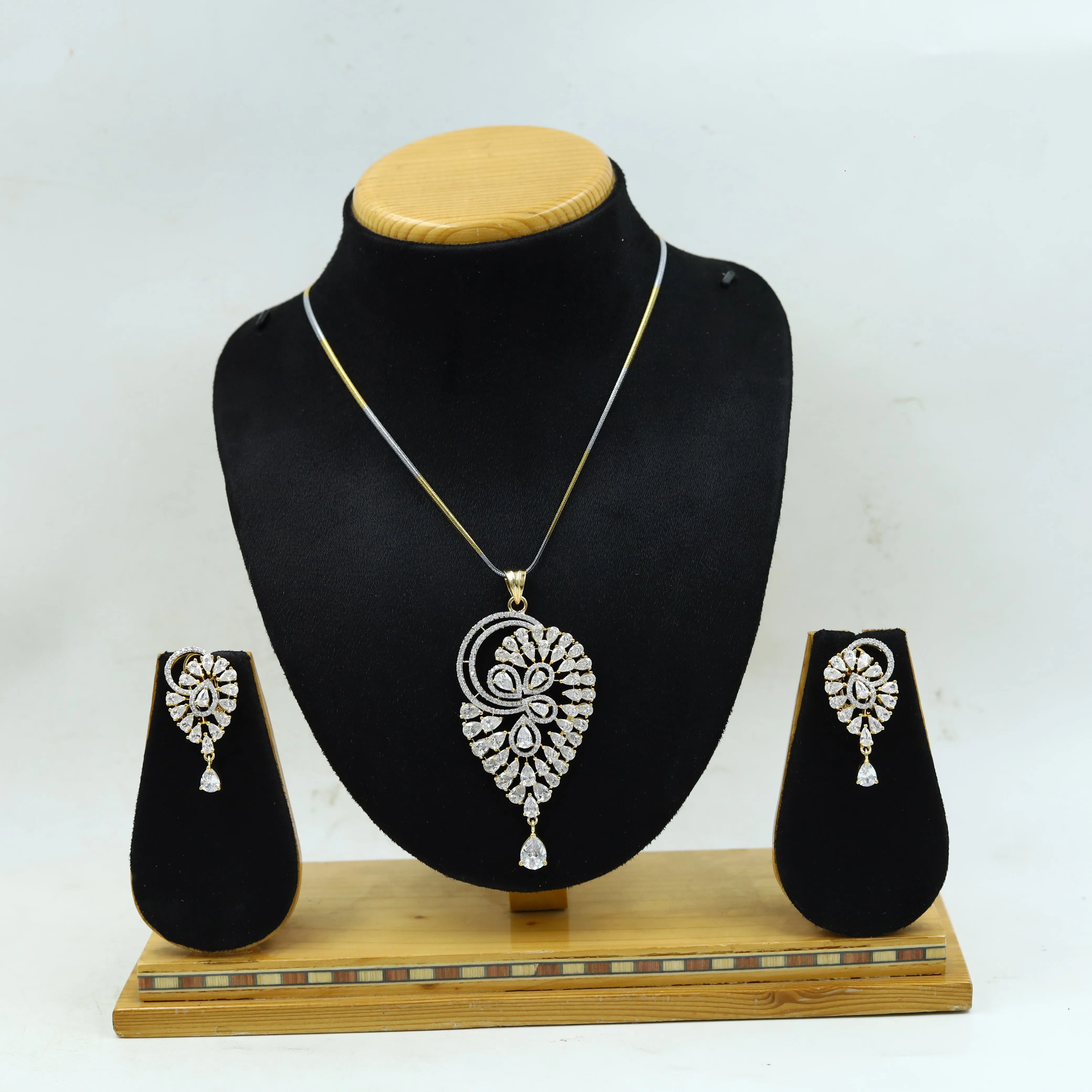 Zircon/AD Pendant Set 14871-08